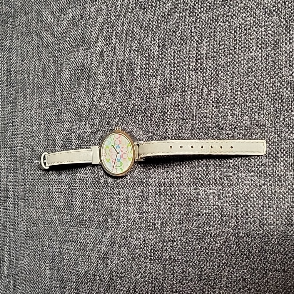 Coach Signature Watch in Pastel and White - Picture 3 of 8